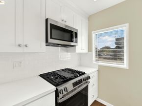 2106 Woodbine Ave, Oakland CA 94602
