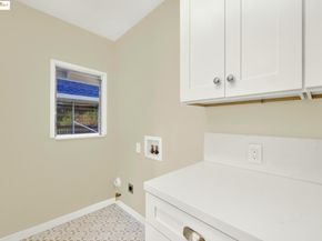 2106 Woodbine Ave, Oakland CA 94602