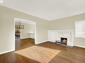 2106 Woodbine Ave, Oakland CA 94602
