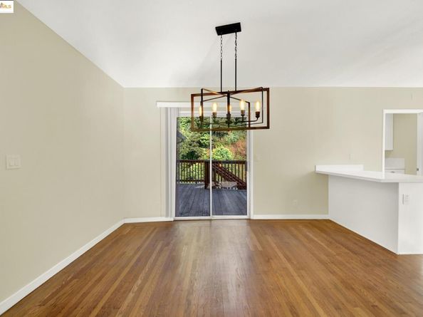 2106 Woodbine Ave, Oakland CA 94602