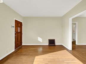 2106 Woodbine Ave, Oakland CA 94602