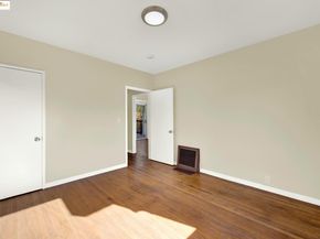 2106 Woodbine Ave, Oakland CA 94602