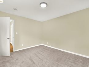 2106 Woodbine Ave, Oakland CA 94602
