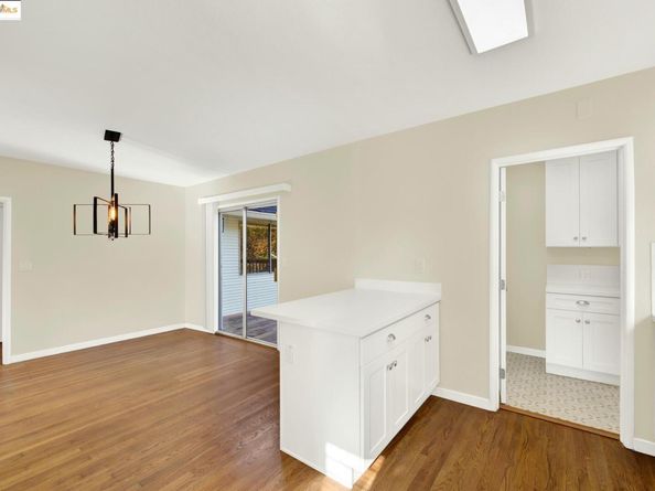 2106 Woodbine Ave, Oakland CA 94602