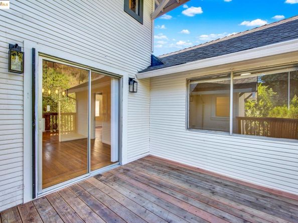 2106 Woodbine Ave, Oakland CA 94602