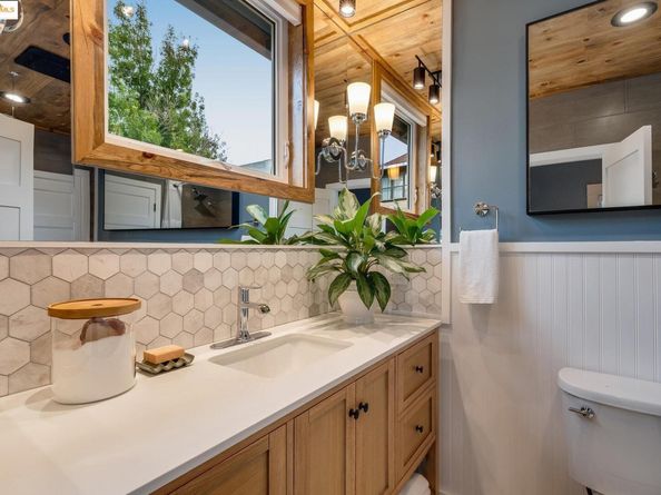2222 Carleton St, Berkeley CA 94704