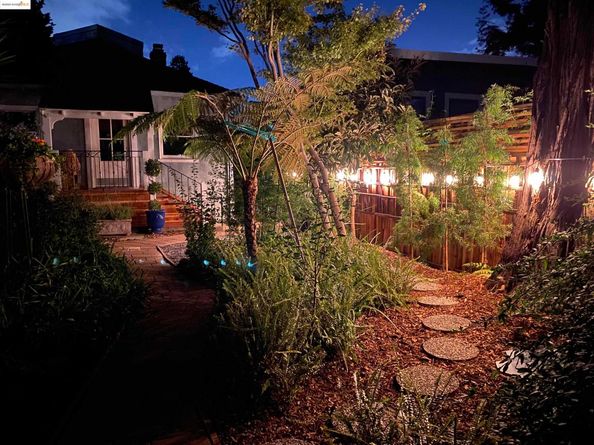 2222 Carleton St, Berkeley CA 94704