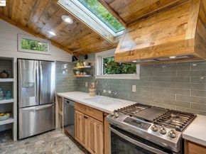2222 Carleton St, Berkeley CA 94704