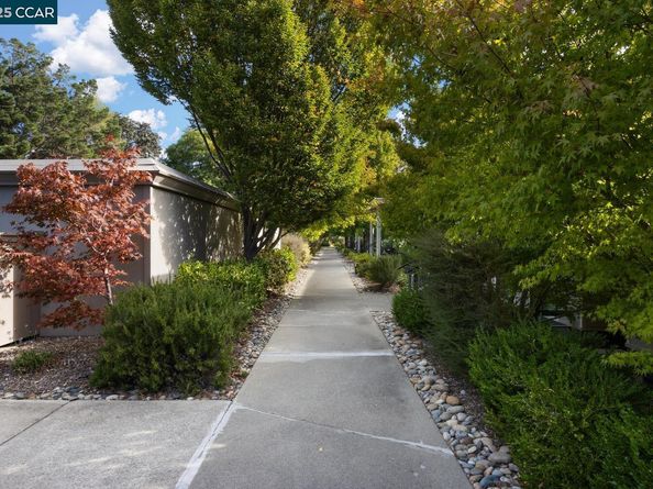 1816 Golden Rain Rd 13, Walnut Creek CA 94595