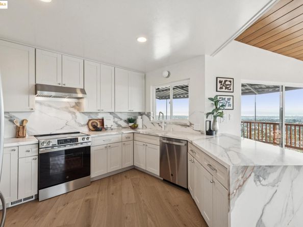 37 Coolidge Ter, Oakland CA 94602
