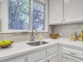 4536 West St, Oakland CA 94608