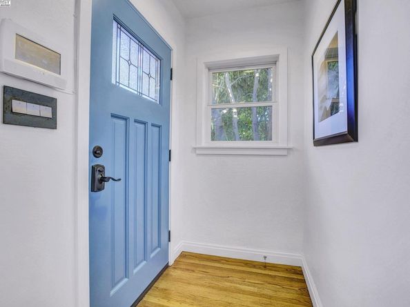 4536 West St, Oakland CA 94608