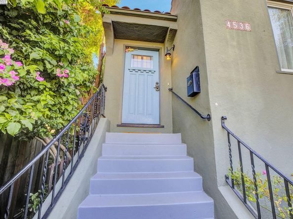 4536 West St, Oakland CA 94608