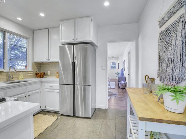 4536 West St, Oakland CA 94608