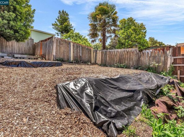 2150 35Th Ave, Oakland CA 94601