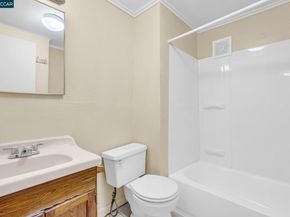 2150 35Th Ave, Oakland CA 94601