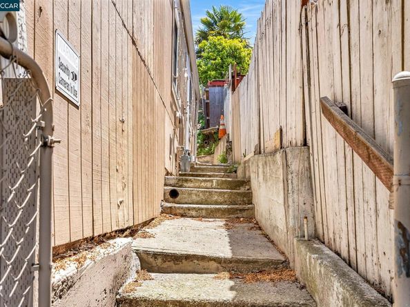 2150 35Th Ave, Oakland CA 94601
