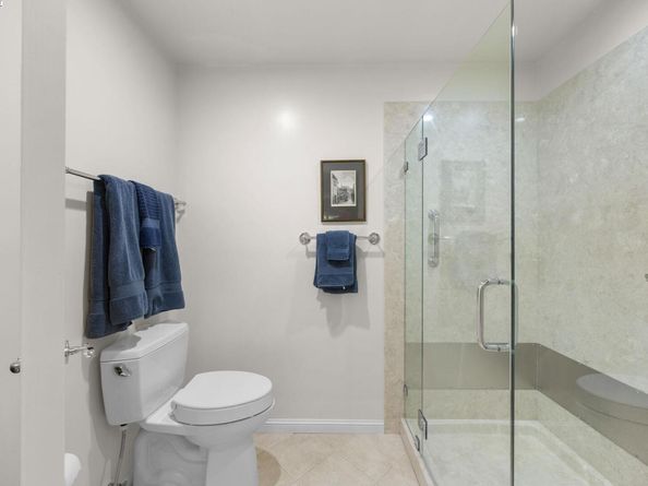 1133 Douglas Avenue 3, Burlingame CA 94010