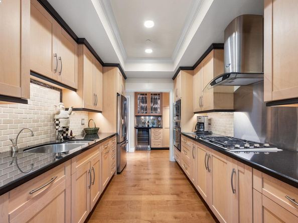 1133 Douglas Avenue 3, Burlingame CA 94010