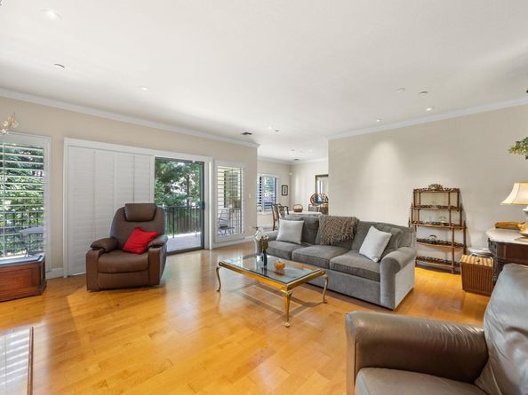 1133 Douglas Avenue 3, Burlingame CA 94010