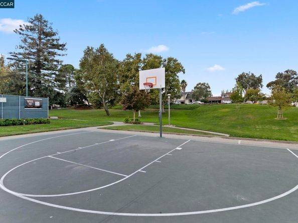 4493 Sweet Shrub Ct, Concord CA 94521