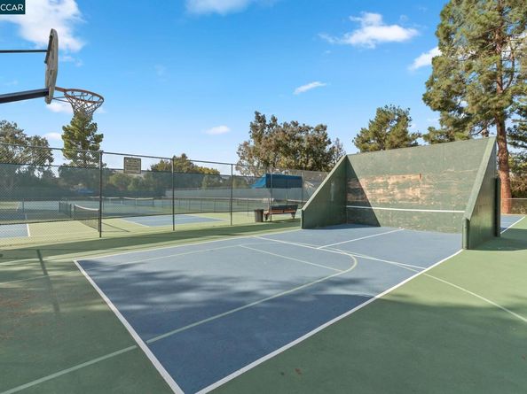 4493 Sweet Shrub Ct, Concord CA 94521