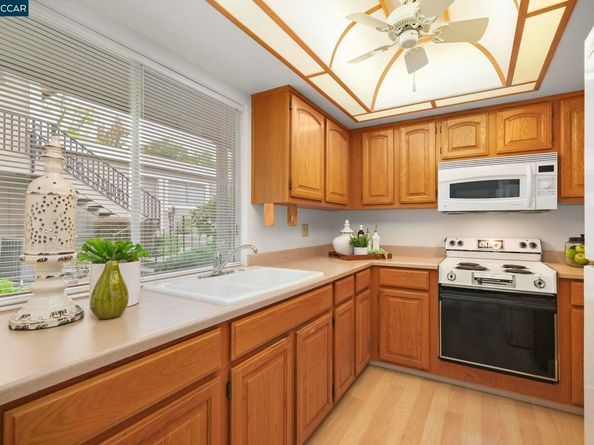 975 Terra California Dr 2, Walnut Creek CA 94595