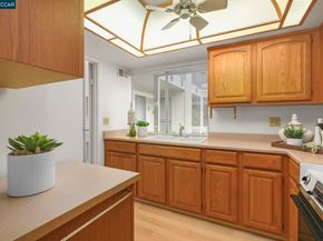 975 Terra California Dr 2, Walnut Creek CA 94595