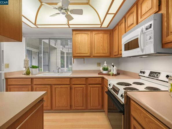 975 Terra California Dr 2, Walnut Creek CA 94595