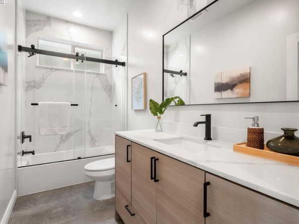 6868 Moore Dr, Oakland CA 94611