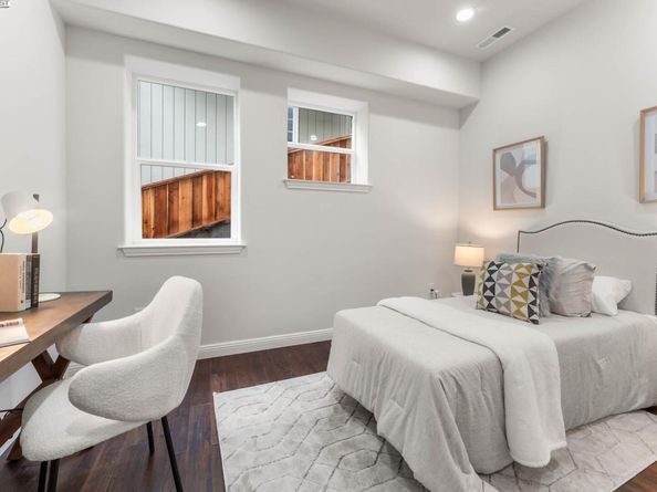 6868 Moore Dr, Oakland CA 94611