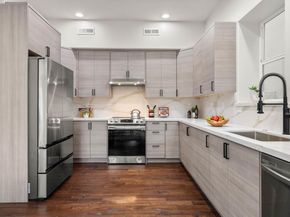 6868 Moore Dr, Oakland CA 94611