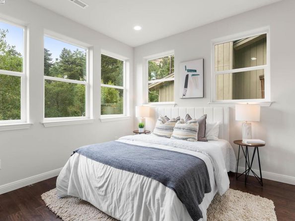 6868 Moore Dr, Oakland CA 94611