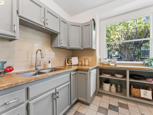 805 57Th St, Oakland CA 94608