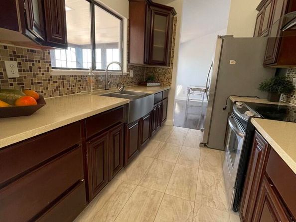 23049 Lakeridge Ave, Hayward CA 94541