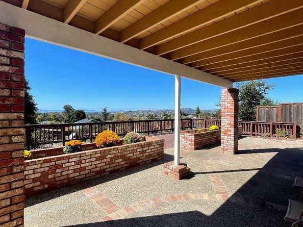 23049 Lakeridge Ave, Hayward CA 94541
