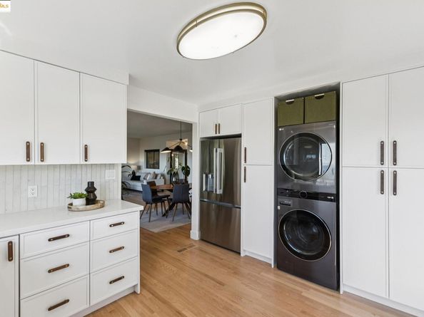 17032 Broadway Ter, Oakland CA 94611