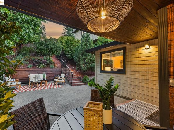 17032 Broadway Ter, Oakland CA 94611