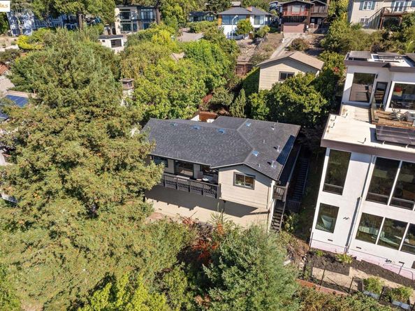 17032 Broadway Ter, Oakland CA 94611