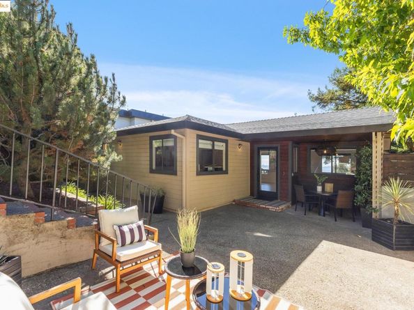17032 Broadway Ter, Oakland CA 94611