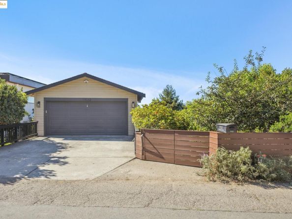 17032 Broadway Ter, Oakland CA 94611