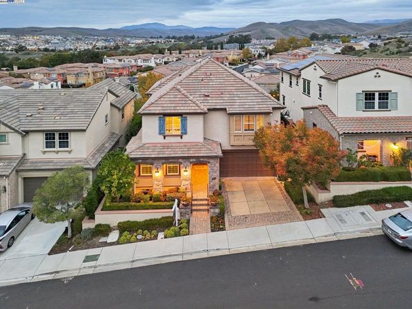 3885 Highpointe Ct, Dublin CA 94568