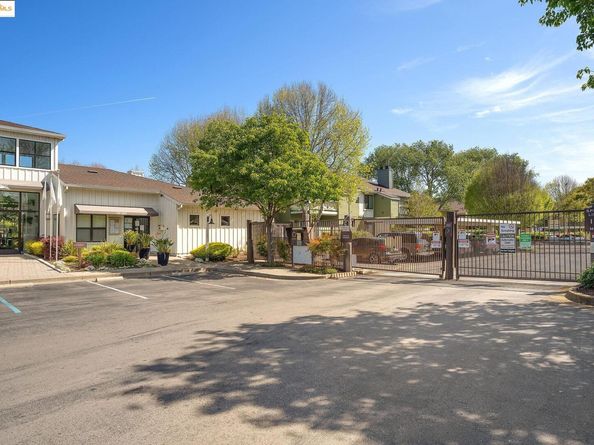 184 Schooner Ct, Richmond CA 94804