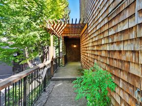 407 Wovenwood, Orinda CA 94563