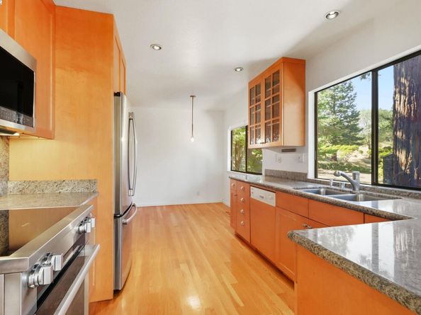 407 Wovenwood, Orinda CA 94563