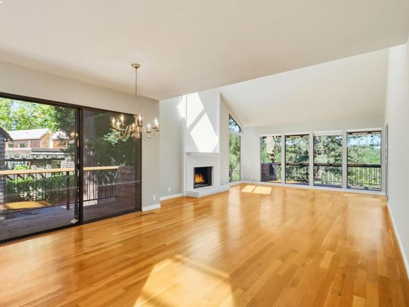 407 Wovenwood, Orinda CA 94563