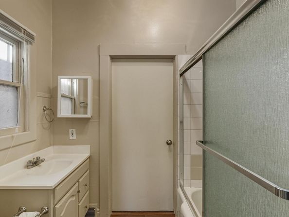874 52Nd St, Oakland CA 94608