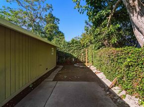 874 52Nd St, Oakland CA 94608