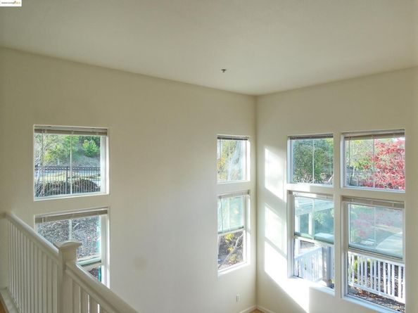 1150 Summer Ln, Richmond CA 94806