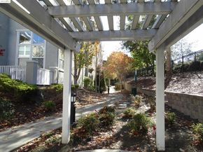 1150 Summer Ln, Richmond CA 94806